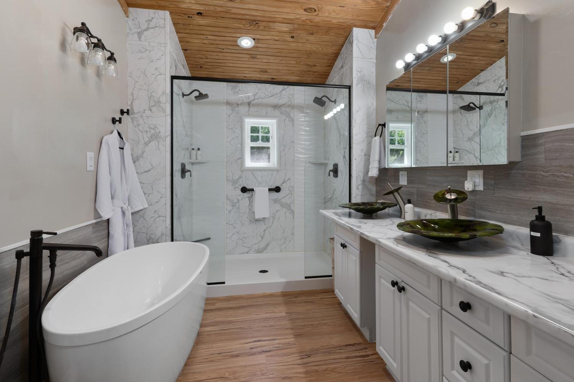 Spacious Cabin Near Hocking Hills And Caves With Hot Tub And Firepit Laurelville ภายนอก รูปภาพ