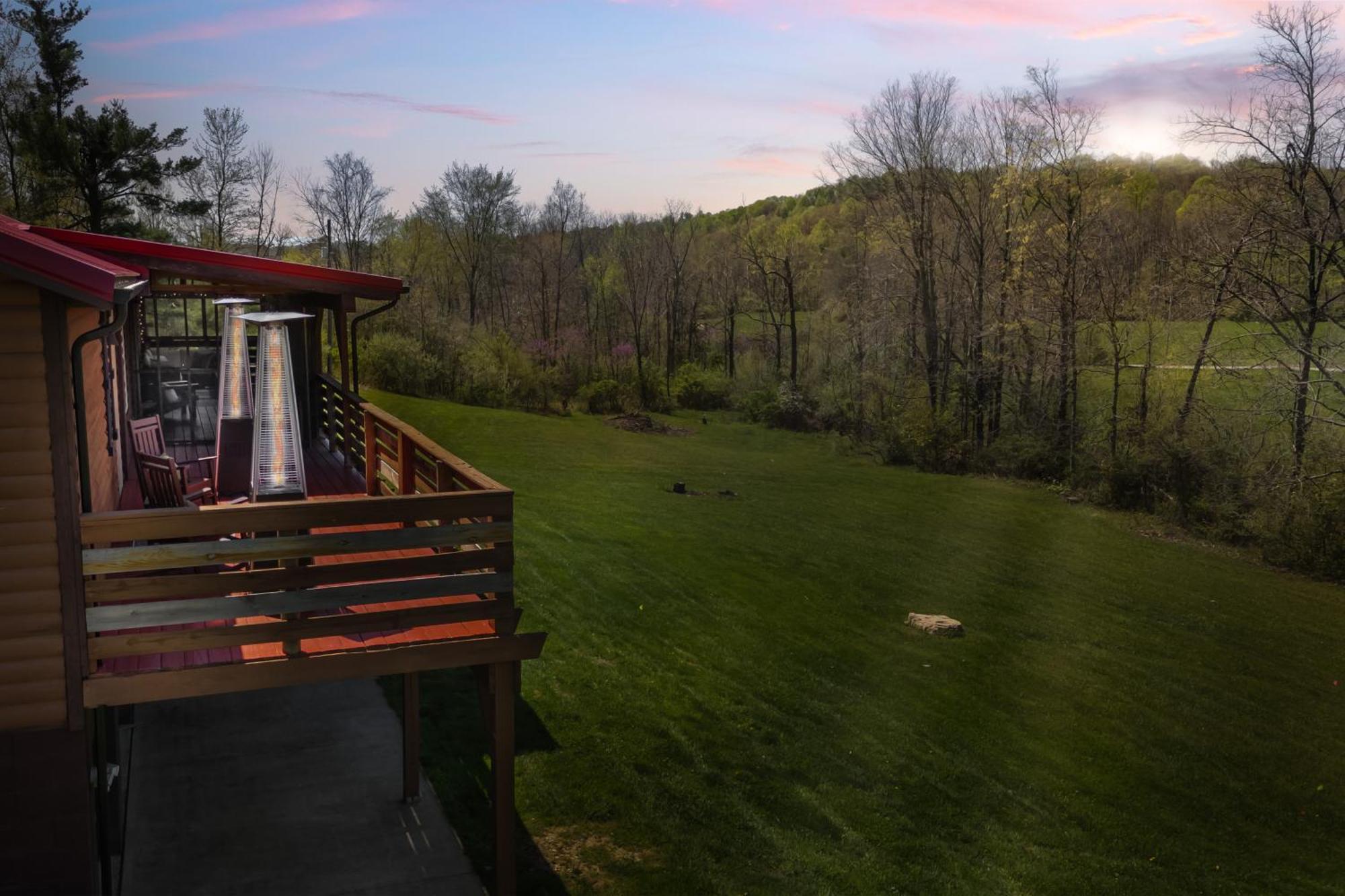 Spacious Cabin Near Hocking Hills And Caves With Hot Tub And Firepit Laurelville ภายนอก รูปภาพ