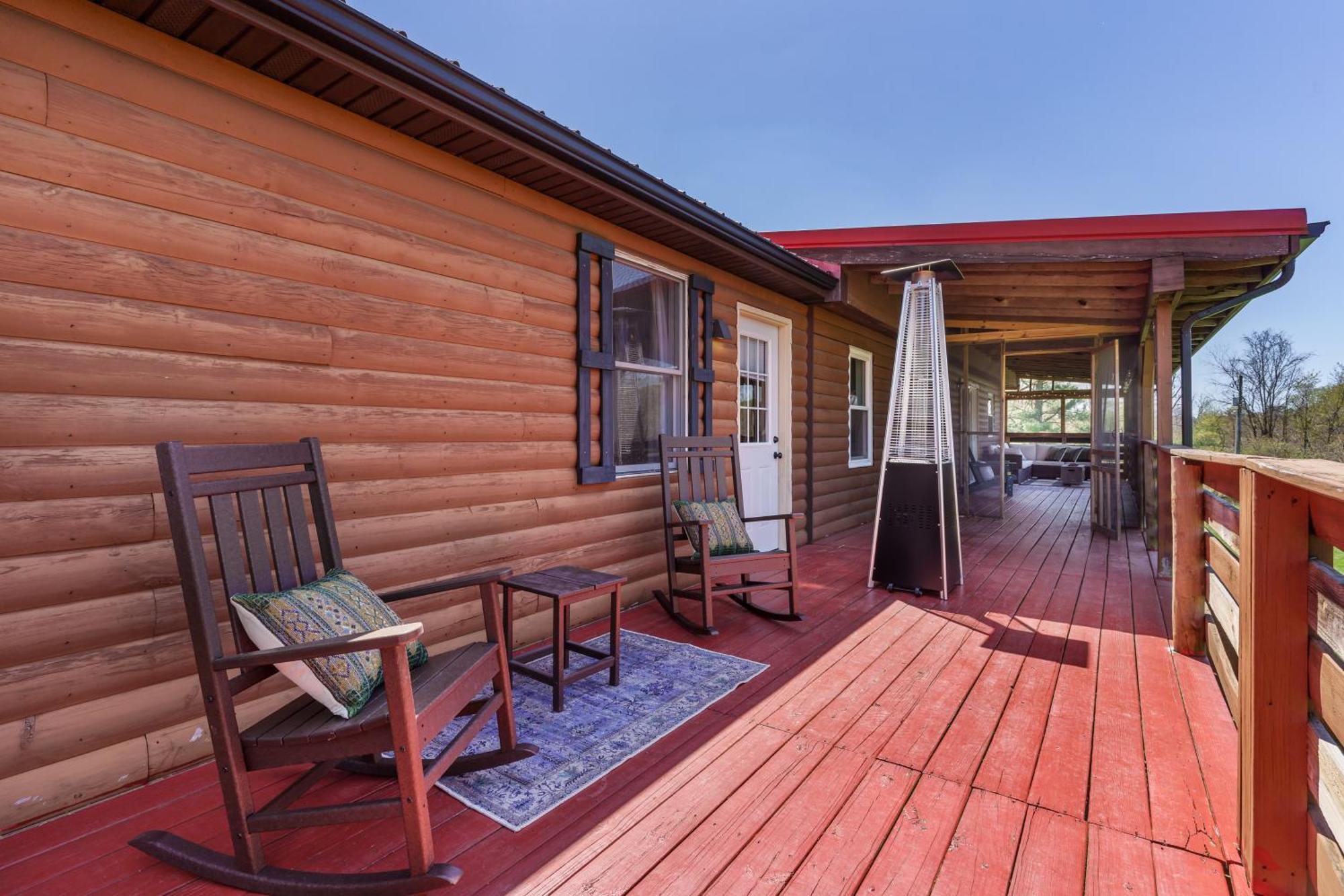 Spacious Cabin Near Hocking Hills And Caves With Hot Tub And Firepit Laurelville ภายนอก รูปภาพ