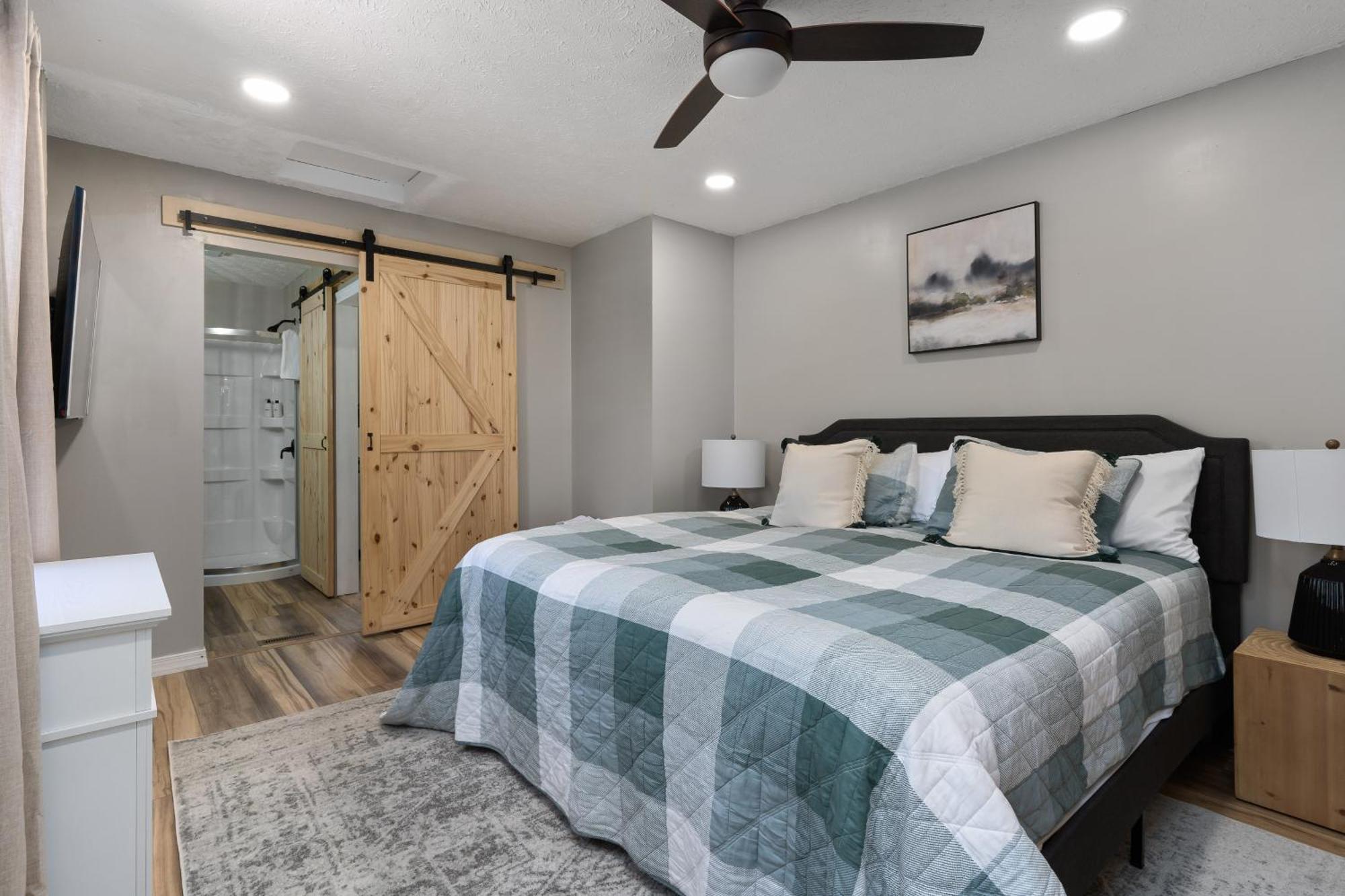 Spacious Cabin Near Hocking Hills And Caves With Hot Tub And Firepit Laurelville ภายนอก รูปภาพ