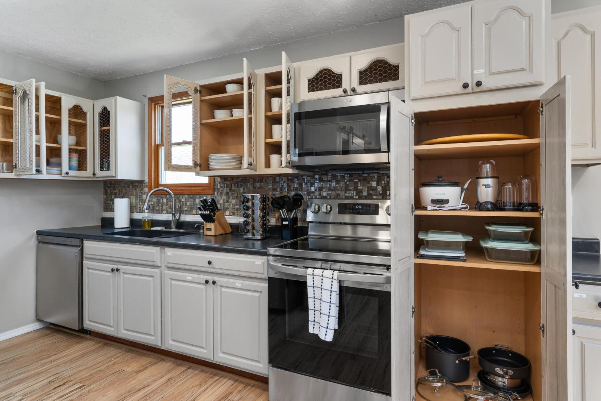 Spacious Cabin Near Hocking Hills And Caves With Hot Tub And Firepit Laurelville ภายนอก รูปภาพ